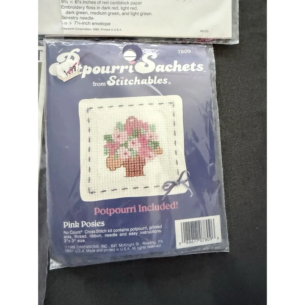 Lot of Cross Stitch Needlepoint Kits- Floral, Christmas, Nautical - Picture 4 of 8